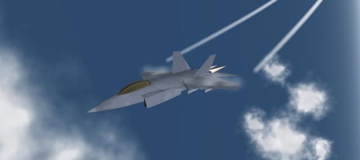 青い空で、灰色のステルス戦闘機が高い G で旋回し、翼の端から白い渦の筋を引いている場面