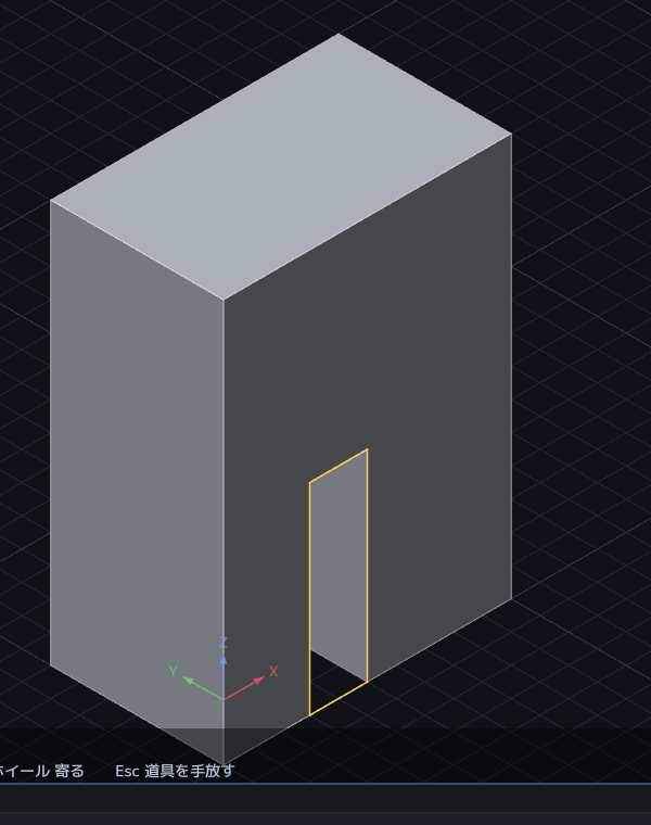 3D の画面。灰色の箱の側面に、床まで届く縦長のドアの開口が抜けている。開口の縁は琥珀色の線で、箱の縁だけが白い細い線で描かれている。
